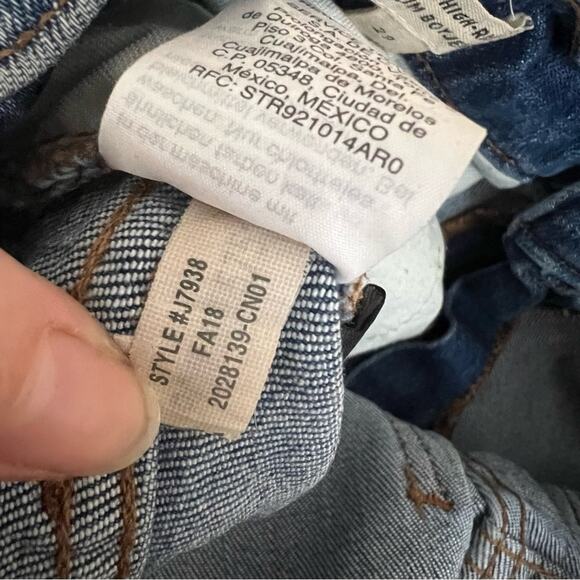 Madewell The High-Rise Slim Boyjean in Lita Wash: Step-Hem Edition - Picture 10 of 10